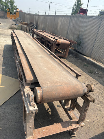 Vibrating conveyors