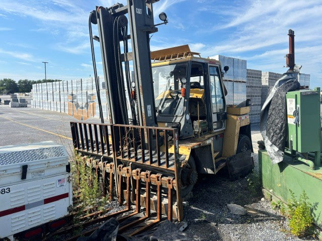 Caterpillar DP70 Forklift