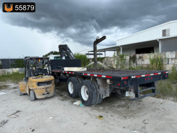 International boom truck w/Hiab crane