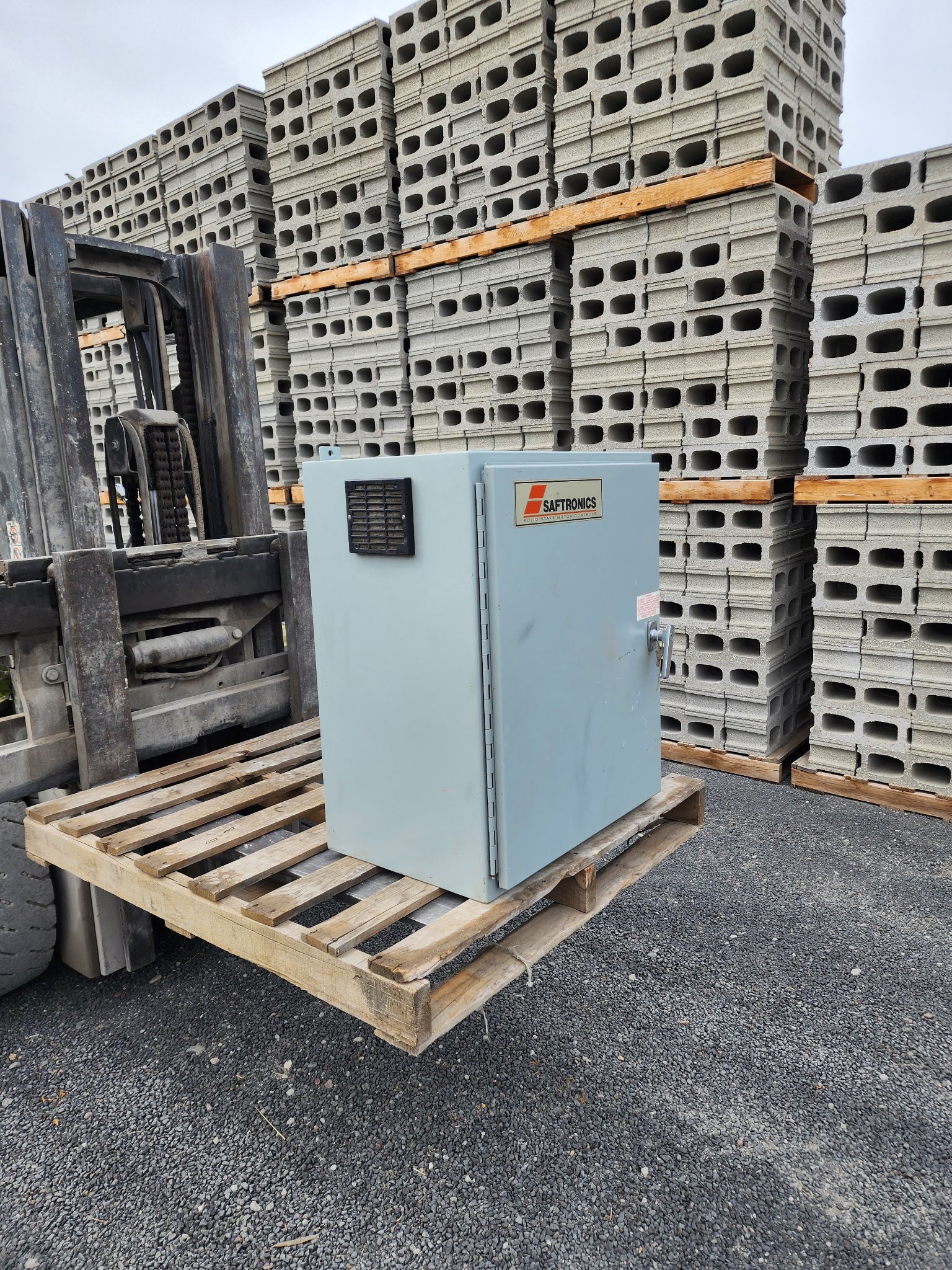 Columbia 81 cu ft mixer