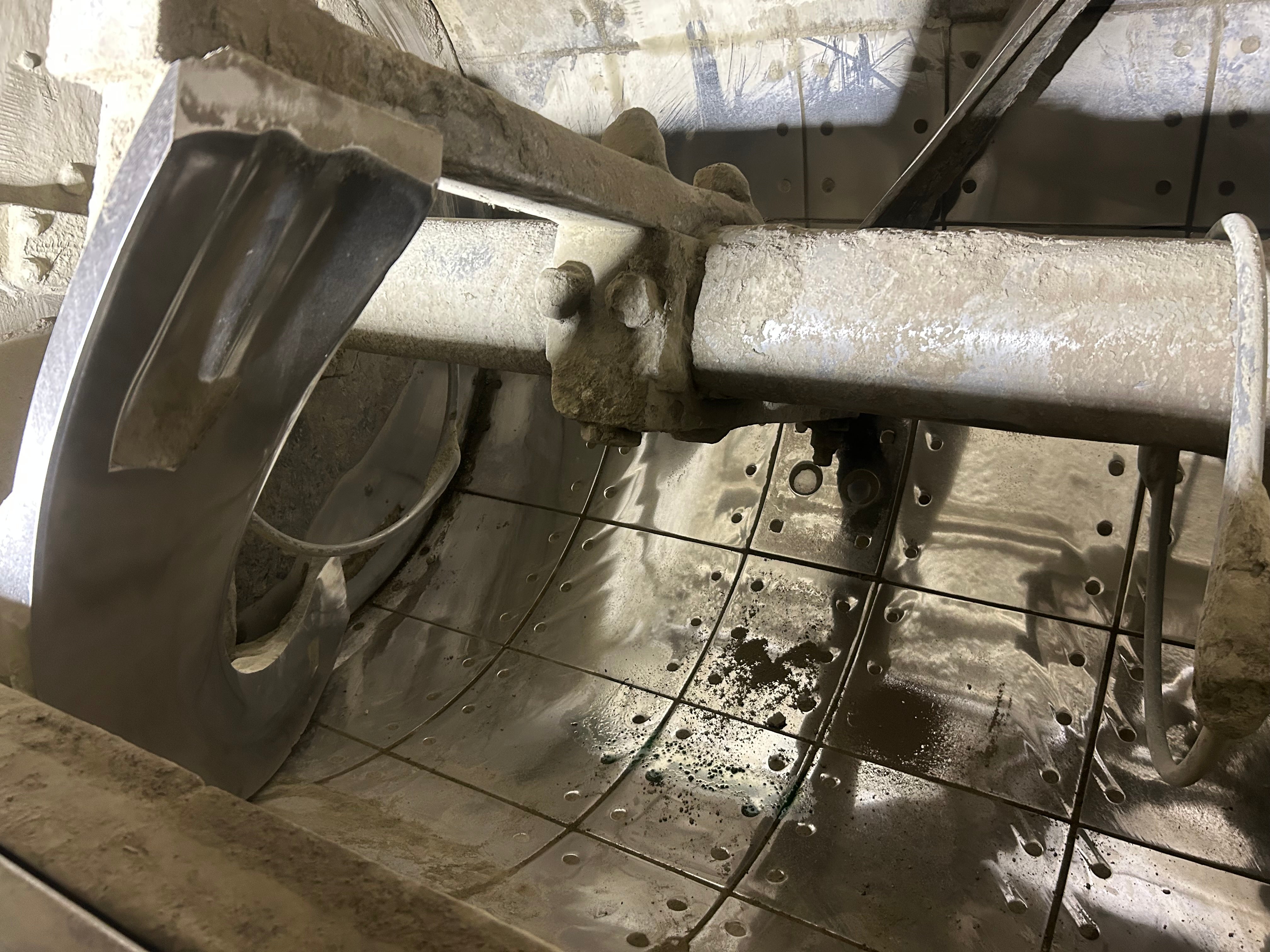 Besser 80 cu ft mixer