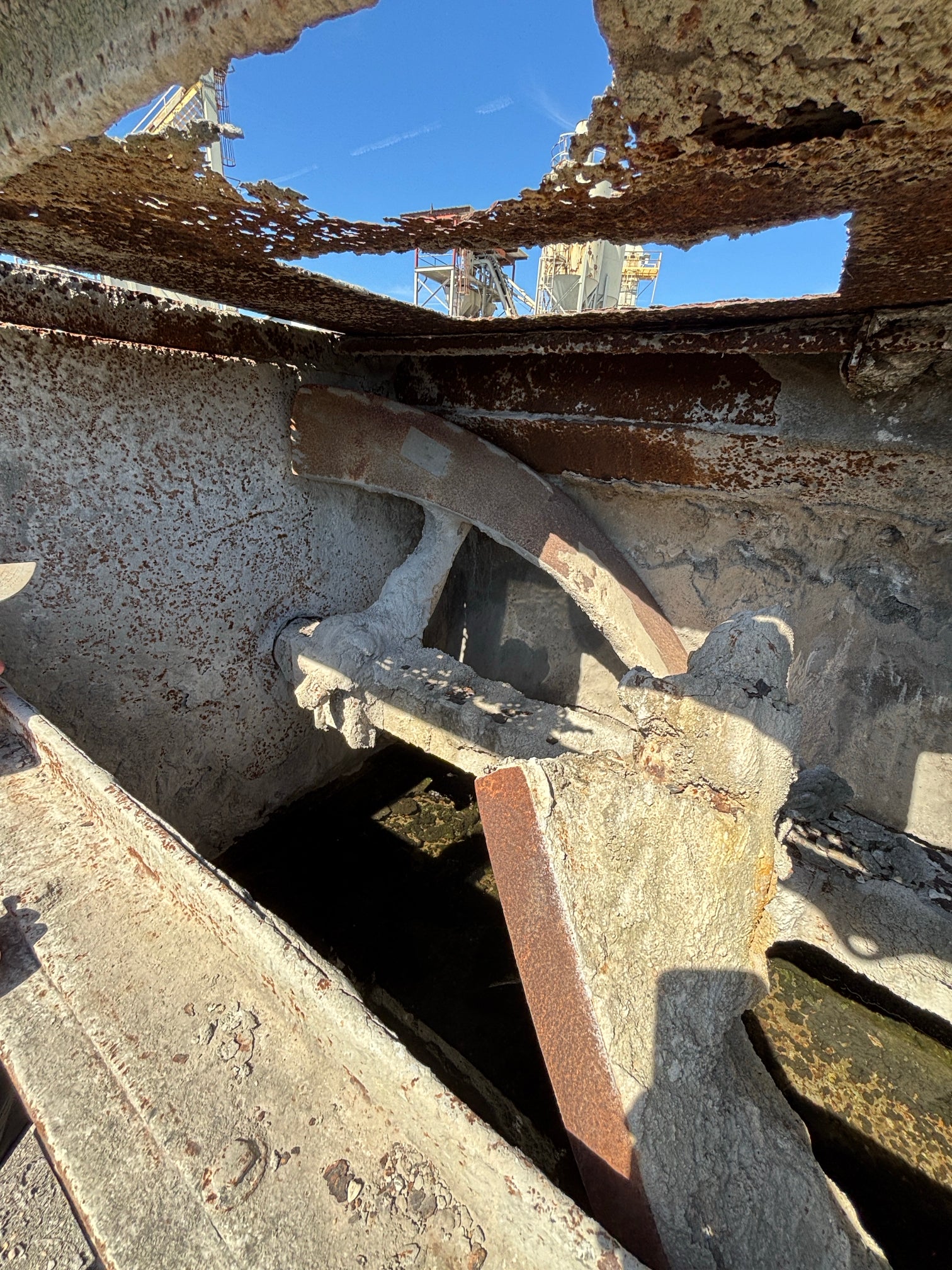 Columbia 81 cu ft mixer