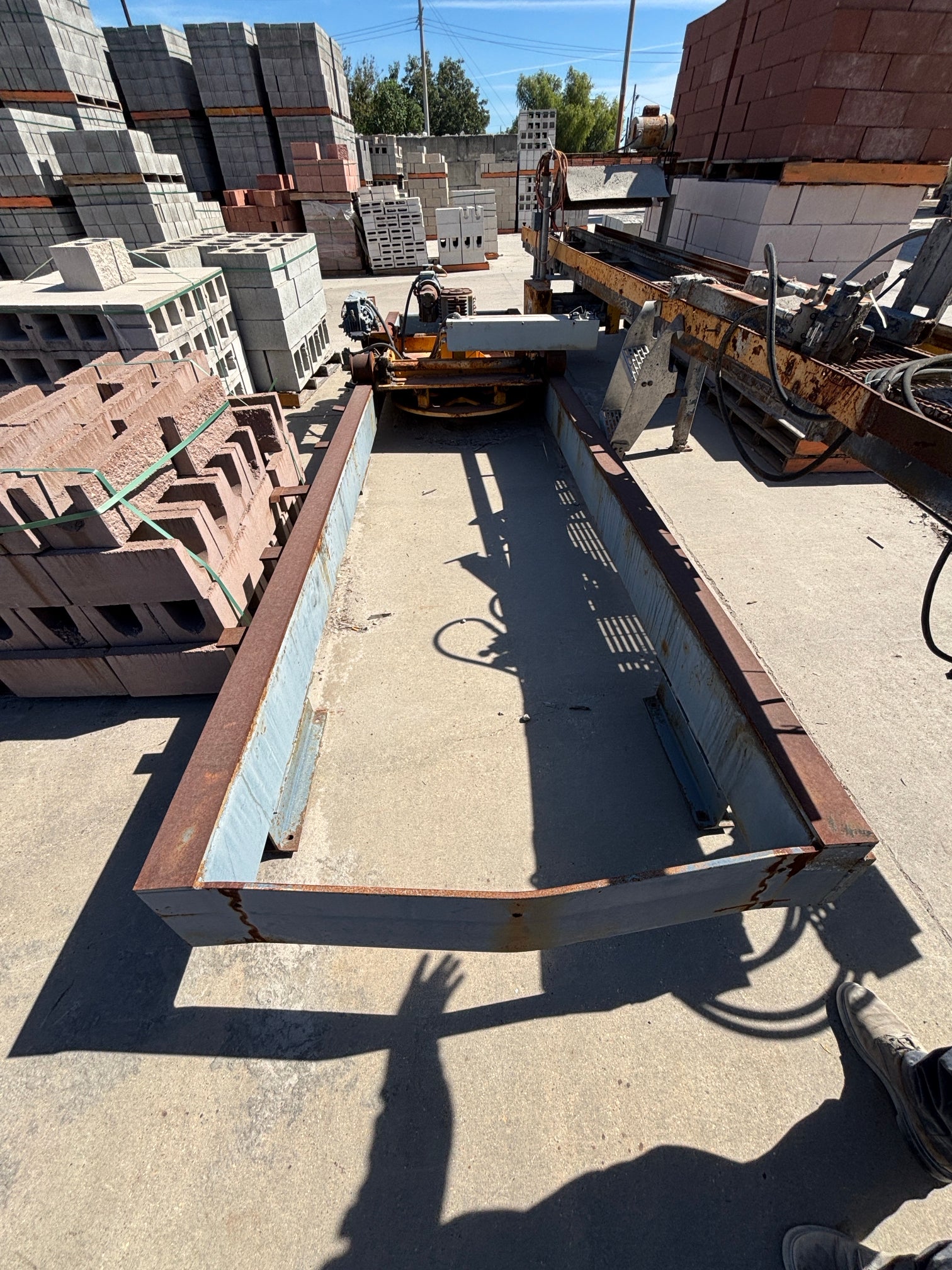 Besser Spade loader/unloader