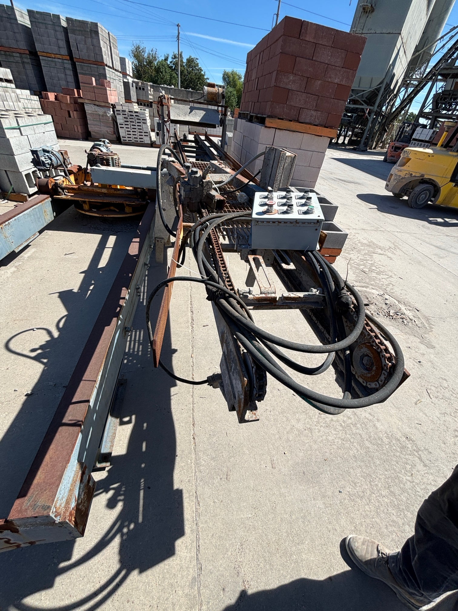 Besser Spade loader/unloader