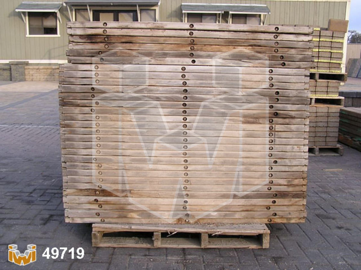 Wood Pallets: 1450 mm x 1100 mm x 40 mm