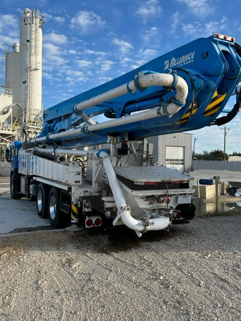 Peterbilt with Alliance 41m roll fold concrete pump