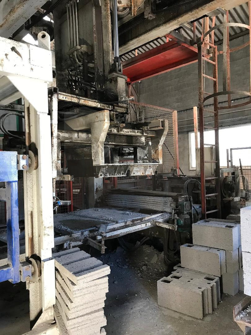 Quadra 5 block machine